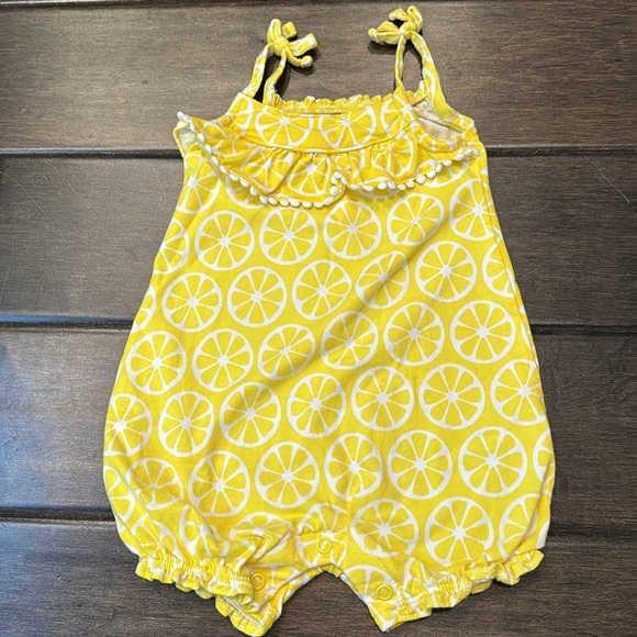 💜3/$15 Carter’s Baby Bundle - Picture 2 of 10